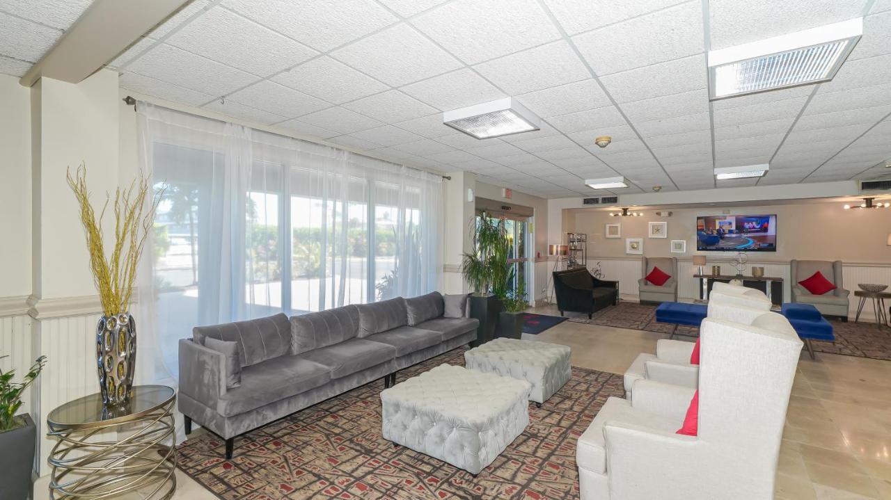 Heated Pool, Fireplace, 70" Tv, Waterfront & More! Sarasota Exterior photo