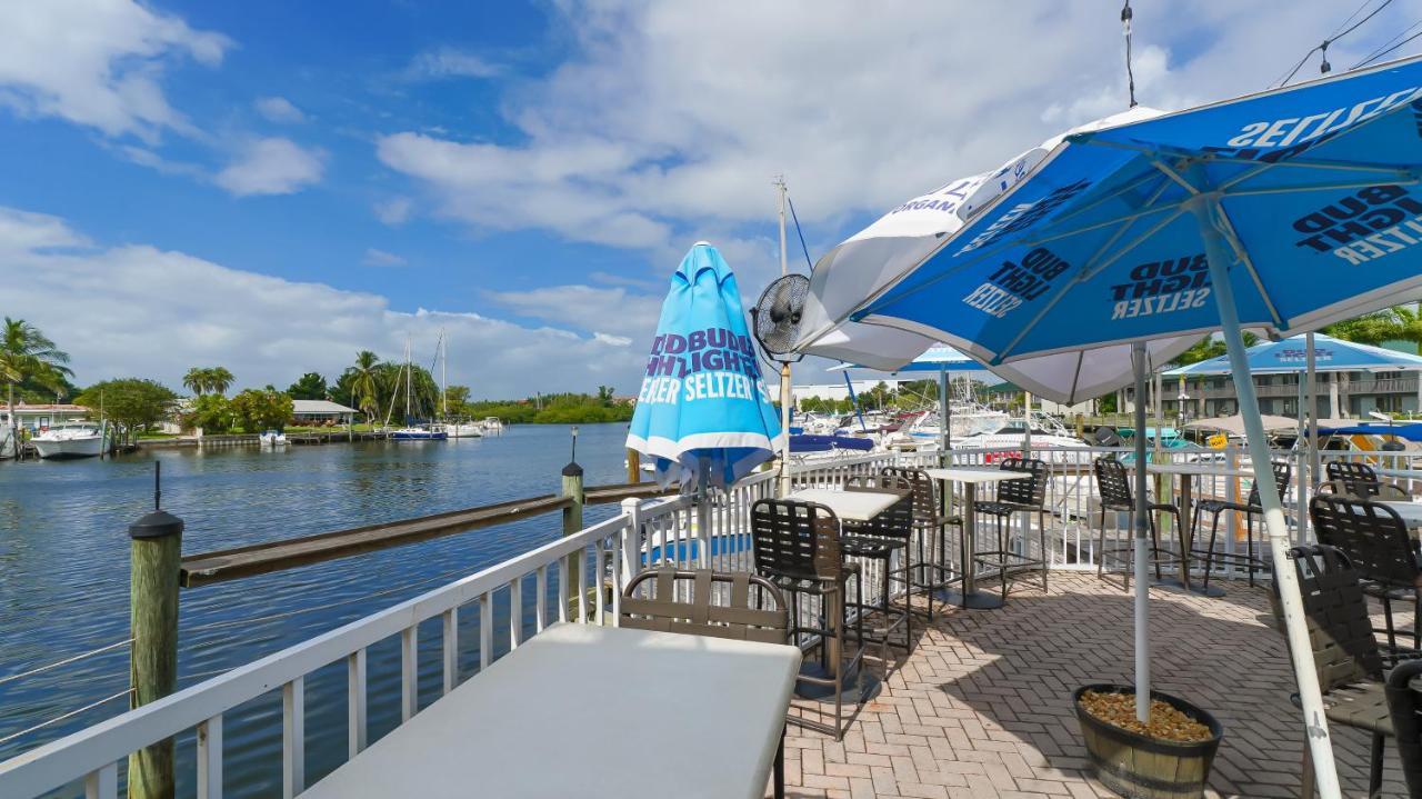 Heated Pool, Fireplace, 70" Tv, Waterfront & More! Sarasota Exterior photo